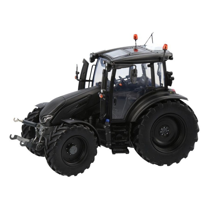 Valtra G135 Scale Model  1:32 Matt Black & Ultra Green | V428034