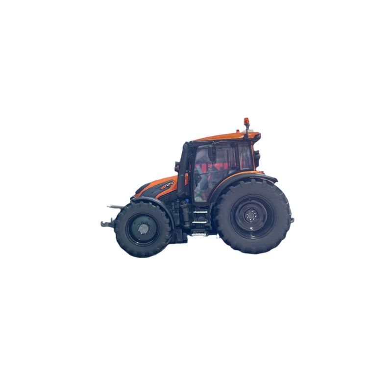 Valtra G135 Unlimited  1:32 Scale Model Tractor | V42803440